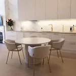 Luxury On The Main Square- Lusso, Fresco, Pure Appartement Banská Bystrica