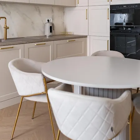 Daire Luxury On The Main Square- Lusso, Fresco, Pure