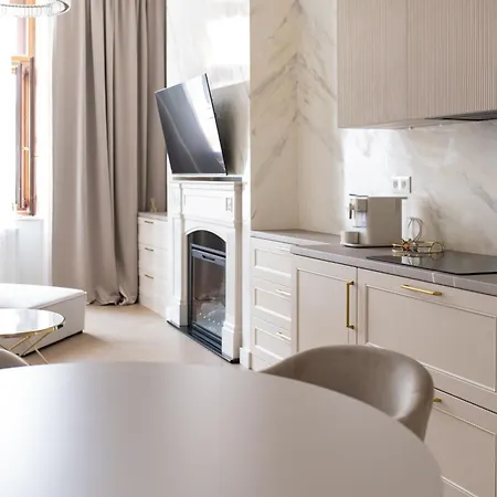 Luxury On The Main Square- Lusso, Fresco, Pure Daire *