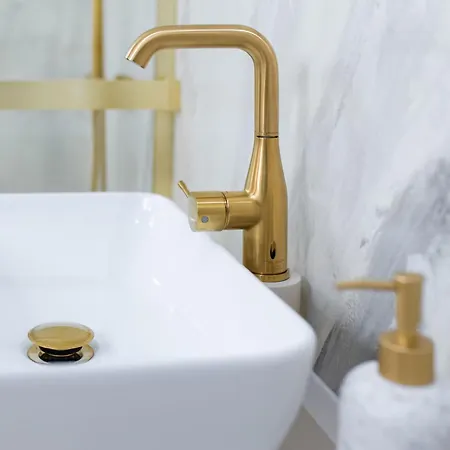 Daire Luxury On The Main Square- Lusso, Fresco, Pure Banská Bystrica