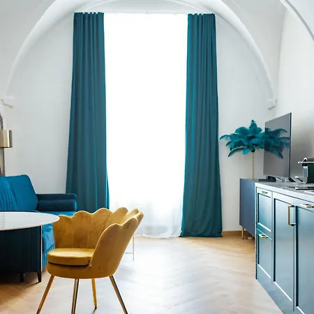 Luxury On The Main Square- Lusso, Fresco, Pure *