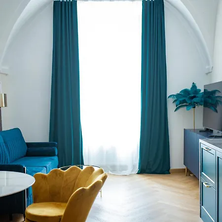 Апартаменты Luxury On The Main Square- Lusso, Fresco, Pure Банска-Бистрица