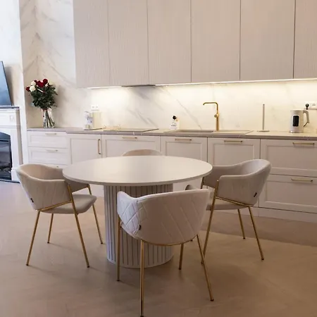 Luxury On The Main Square- Lusso, Fresco, Pure Appartement Banská Bystrica