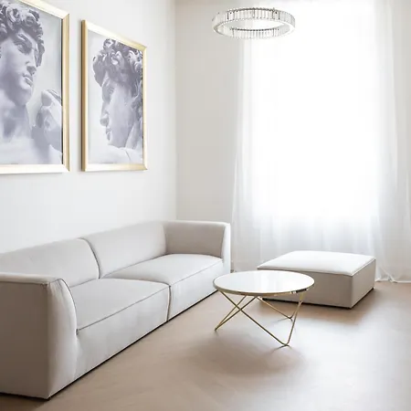 Luxury On The Main Square- Lusso, Fresco, Pure *