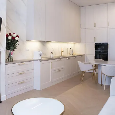 Luxury On The Main Square- Lusso, Fresco, Pure *