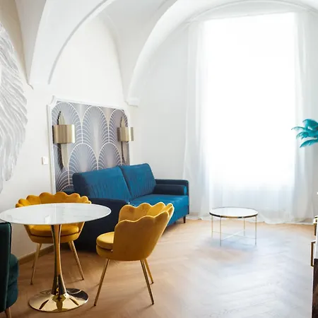 Daire Luxury On The Main Square- Lusso, Fresco, Pure *