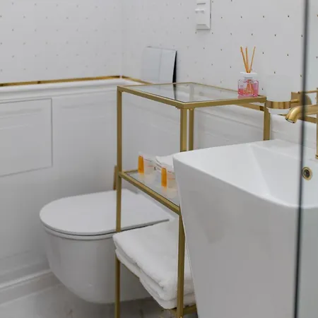 Luxury On The Main Square- Lusso, Fresco, Pure Banská Bystrica