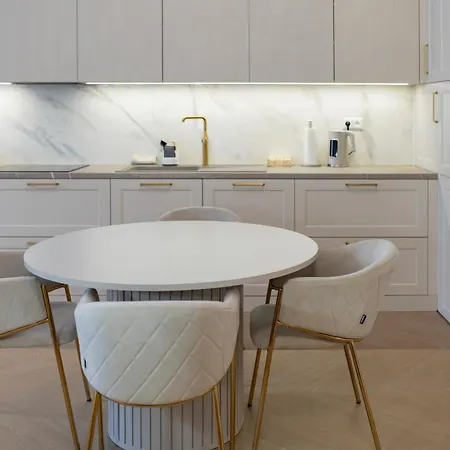 Luxury On The Main Square- Lusso, Fresco, Pure Appartement Banská Bystrica