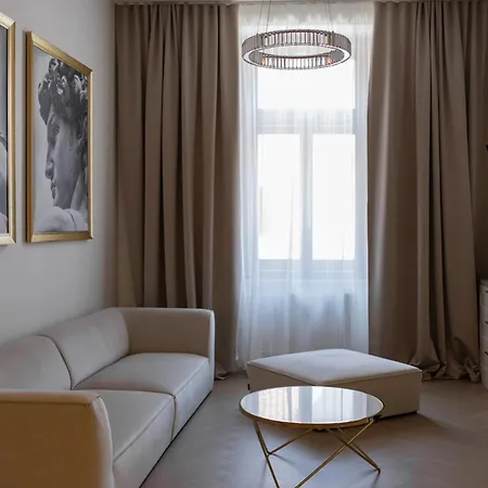 Luxury On The Main Square- Lusso, Fresco, Pure شقة