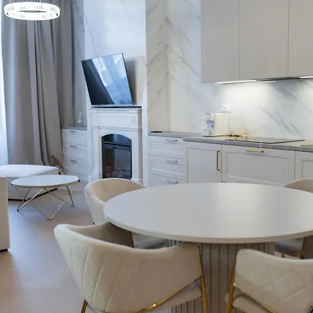 Daire Luxury On The Main Square- Lusso, Fresco, Pure