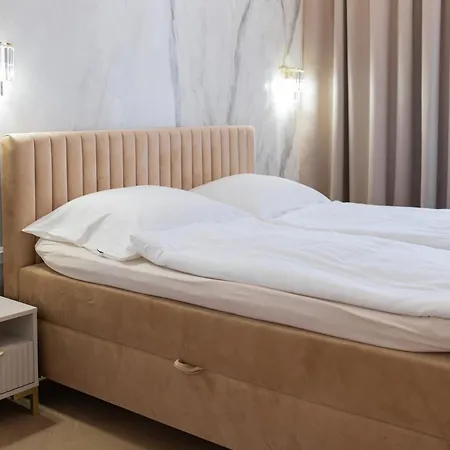 Daire Luxury On The Main Square- Lusso, Fresco, Pure *