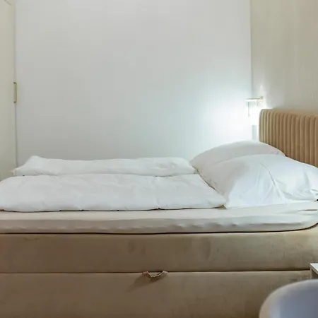 Luxury On The Main Square- Lusso, Fresco, Pure Appartement Banská Bystrica