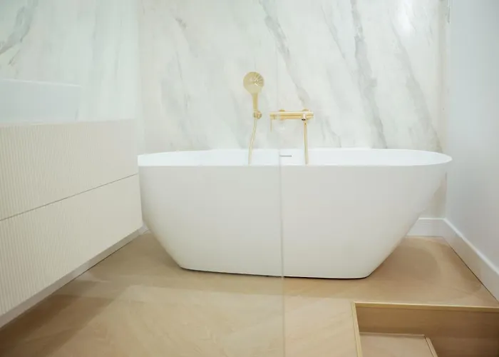 Luxury On The Main Square- Lusso, Fresco, Pure