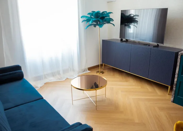 Luxury On The Main Square- Lusso, Fresco, Pure